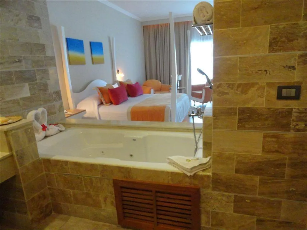 Oceanside Junior Suites At 5 Star All-Inclusive Resort Puerto Plata 0*,  Dominikai Köztársaság